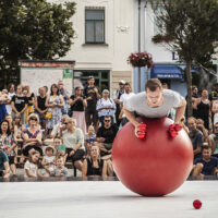 Absure Hero Roman Skadra